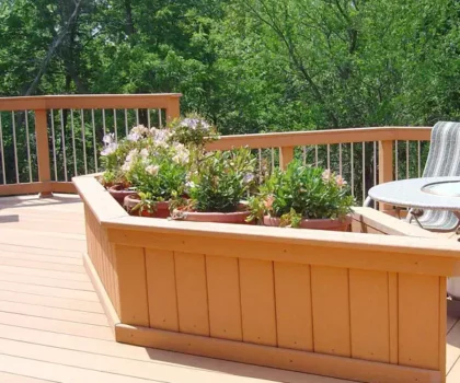 Deck designer: Large diamond-shaped planter next to movable seating